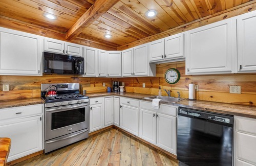 Keystone Cabin | The Oak Grove Cabin