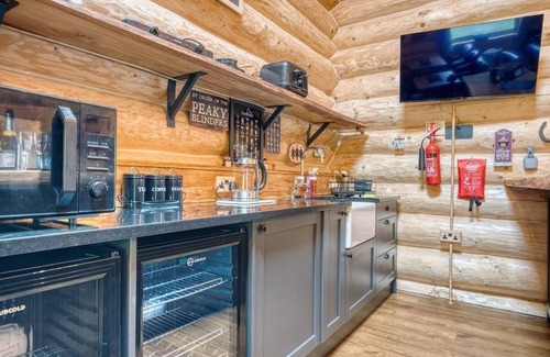 Crook House | The Oak & The Log Cabin, Sleeps 10, 2 Hot Tubs