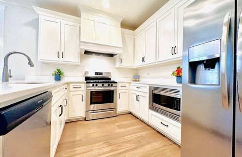 Oxford House | The Oaks, Discounted rate for S. Carolina game!