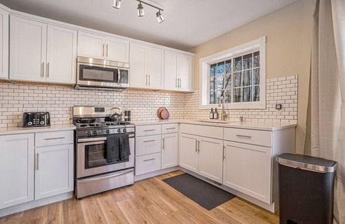 Pentwater House | The Octagon & APT - Hot tub, Game room, 1.8 miles to Lake Michigan beach