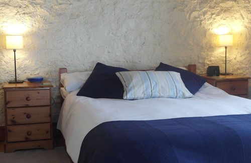 Rhoose Bed & Breakfast | The Old Barn