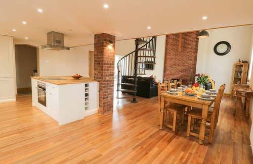 Shiptonthorpe Cottage | THE OLD CHURCH, pet friendly, with a garden in Shiptonthorpe, York