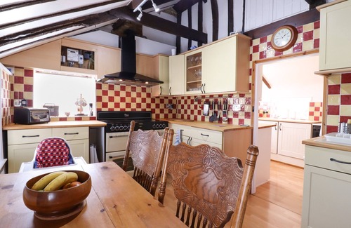 Blythburgh Cottage | THE OLD CUSTOM HOUSE, pet friendly, with open fire in Wangford