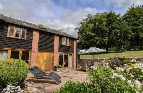 Honiton House | The Old Log Shed