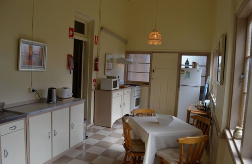 Parkes Bed & Breakfast | The Old Parkes Convent