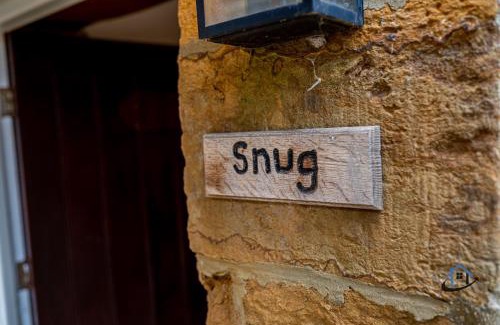 Caldecott Apartment | The Old Plough, mix of 1 bed and 3 bed units, rustic charm, super king bed or twins, en-suite, secure parking