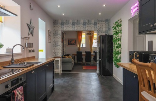 Withernsea Cottage | THE OLD POLICE HOUSE, pet friendly, with hot tub in Withernsea