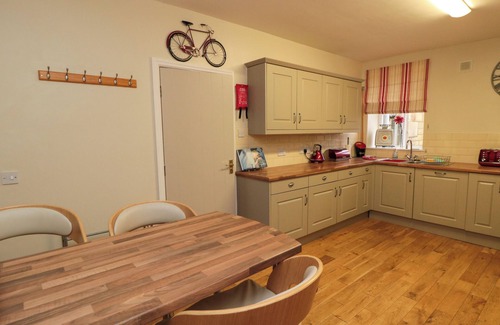 Rosedale Abbey Cottage | THE OLD POST OFFICE, family friendly, with a garden in Rosedale Abbey