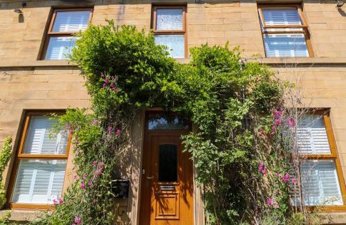 Holmfirth House | The Old Post Office - Pet Friendly Group Stays in Holmfirth
