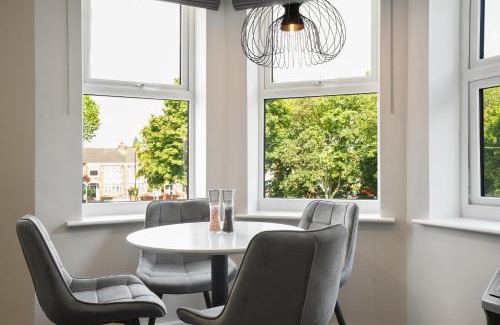 Hull Apartment | The Olive Tree Aparthotel