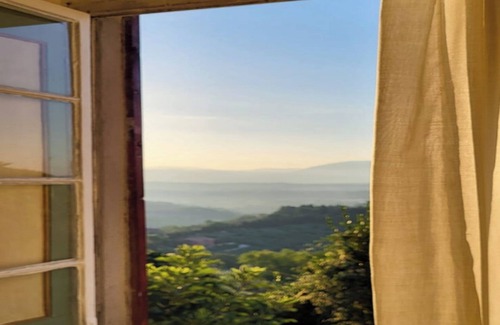 Montelaguardia House | The Olivella, former parsonage of 1600 olive trees and herbs with pool