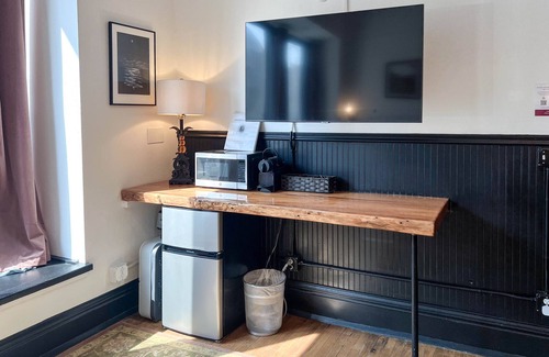 Downtown - Waterfront Hotel | The Oliver Inn