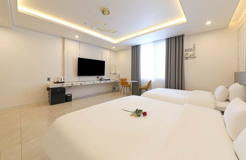 Kangjin-eup Hotel | The One Business Hotel