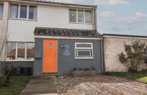 Bury St Edmunds House | The Orchard Close Art House