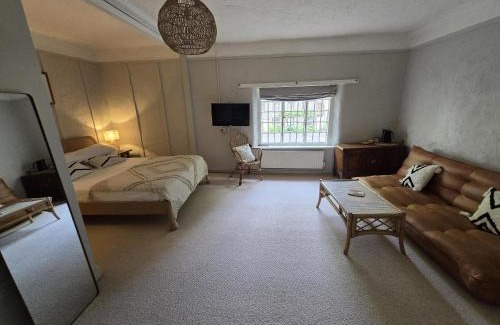 Castle Acre House | The Ostrich Pub