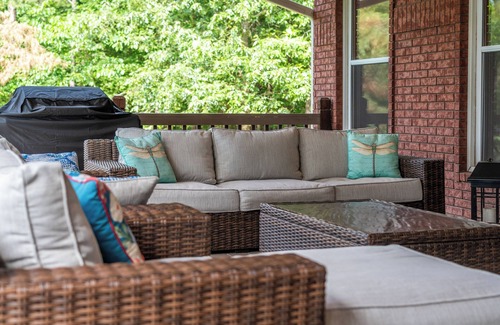 Mountain Pine House | The Ouachita Hideaway - POOL! - Entertaining deck! - 2 living areas - Ping Pong