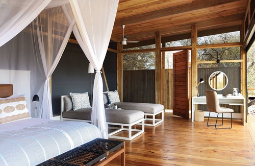 Ha-Lambani Cabin | The Outpost & Pel's Post