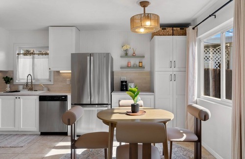 Stockton House | The Palm House - Close to DT, Petco & Little Italy