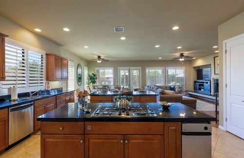 Indio House | The Palms - Fire Pit, Ping Pong, Pool & Spa, Walk to Festivals!