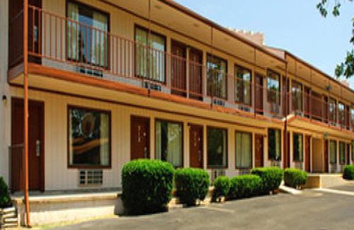 Mountain View Hotel | The Parkwood Inn & Suites