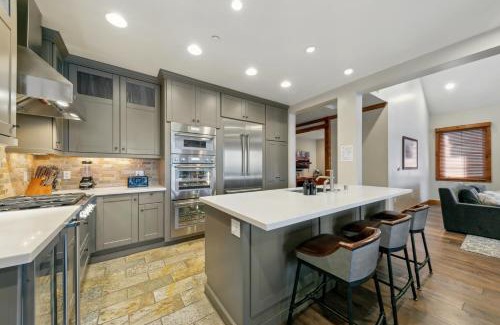 Sierra Shores Apartment | The PEAK Aconcagua 6 - The Ultimate in Lakefront Luxury