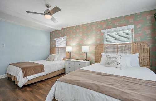 St. Pete Beach Hotel | The Pearl Cabana Club