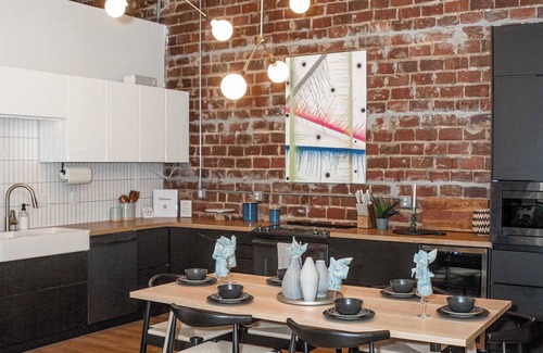 Springfield House | The Pearl & Oasis Duo Stylish 8BR Retreat