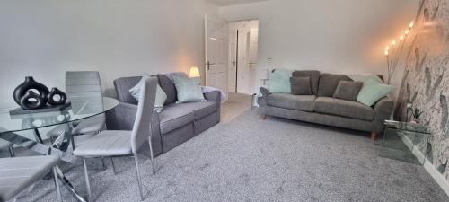 Leigh Apartment | The Pennington Apt with Wifi and FREE Parking Next to Sports Village