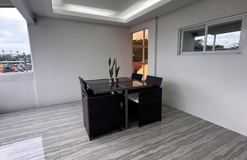 Barretto Apartment | The Penthouse - Barretto,Olongapo City Near Beach and Inflatable Island