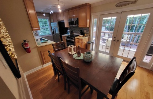 Key Largo House | The Perfect Getaway is an upscale oasis for you and pets to relax and have fun!