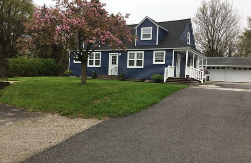 Huron House | The Perfect Getaway - minutes to Cedar Point & Kalahari, Fishing Boats Allowed!