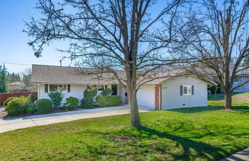 Fair Oaks House | The perfect home for all your needs.