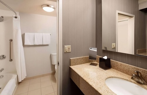 Laguna Hills Hotel | The Perfect Property! Pet Friendly and Close to Beach and Attractions!