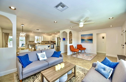 East Naples House | The Periwinkle, a heated pool home 10 min to beachn