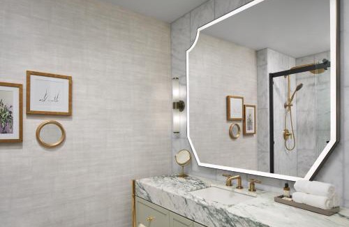 East Town Hotel | The Pfister Hotel