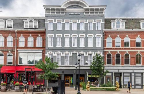 Bangor Apartment | The Phenix Historic DTWN Hotel, King Bed Room #300