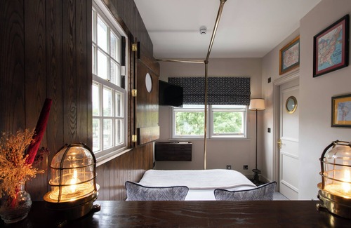 Peninsula Hotel | The Pilot