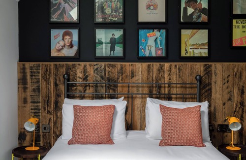 Peninsula Hotel | The Pilot