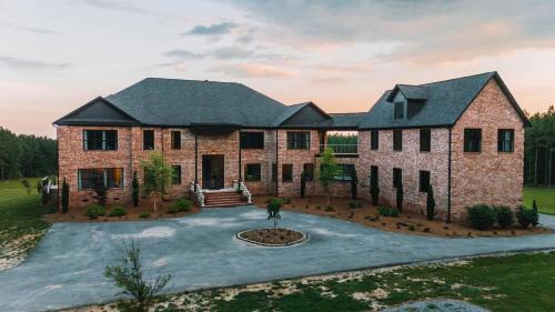 Signal Mountain House | The Pines at Signal Mountain with Hot Tub