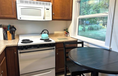 Grass Valley Hotel | The Pines Inn and Cottages