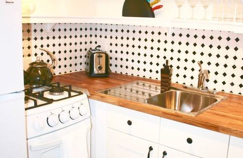 Grass Valley Hotel | The Pines Inn and Cottages