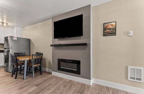 Blackfoot Apartment | The Pit Stop - Car Themed Apartment in Blackfoot