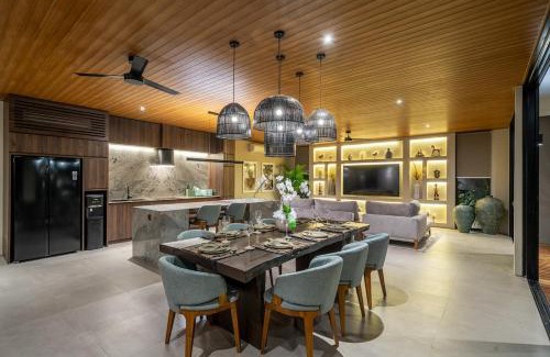 Central Seminyak Villa | The Plaza 4BR With Pool in Bali s Eat Street