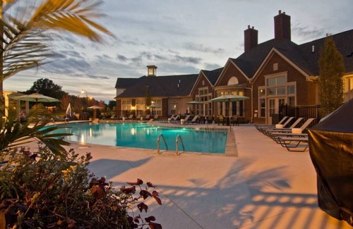 Westerville Apartment | The Polaris Penthouse | W/D | Balcony | Top Floor