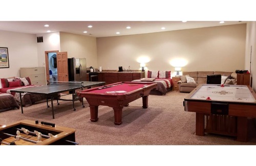 Porter Apartment | The "Pool Barn" w/Pool, Hot Tub, Billiards & more near Indiana Dunes