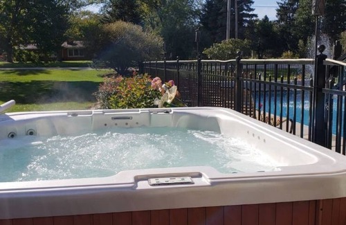 Porter Apartment | The "Pool Barn" w/Pool, Hot Tub, Billiards & more near Indiana Dunes