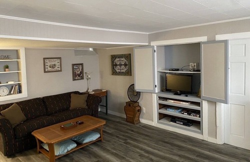 Port Washington Apartment | The Port Sailor