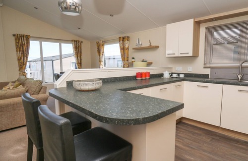 New Quay Cottage | THE POTTING SHED, family friendly, with a garden in New Quay