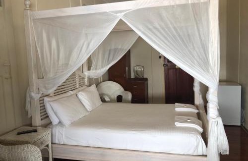 Proserpine Hotel | The Prince of Wales