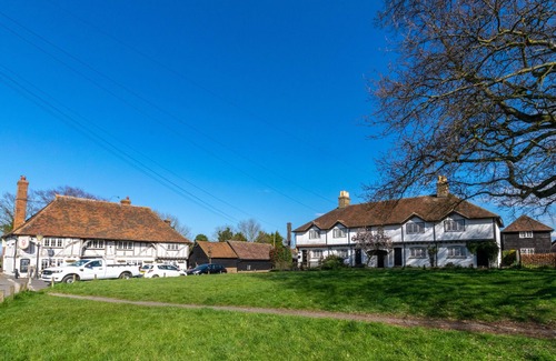 Hernhill House | The Pump House - One Bedroom House, Sleeps 2